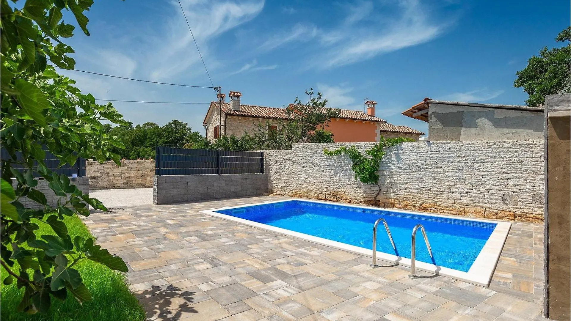 Villa Leni Kringa Kucici 度假居